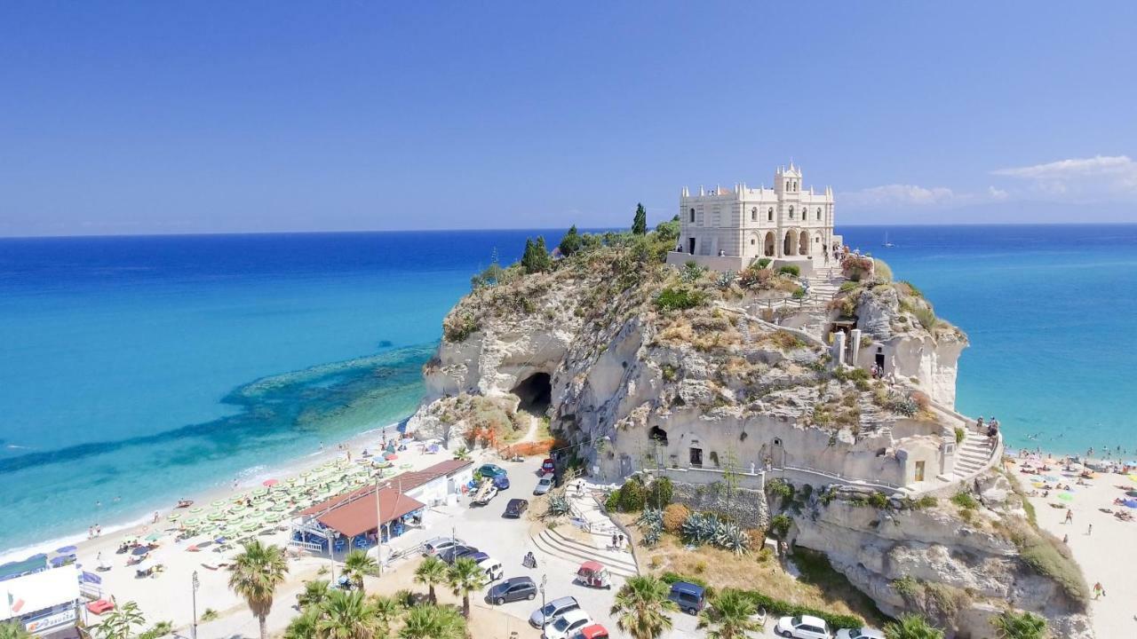 Oudeis Holidays Apartments Tropea Exterior photo