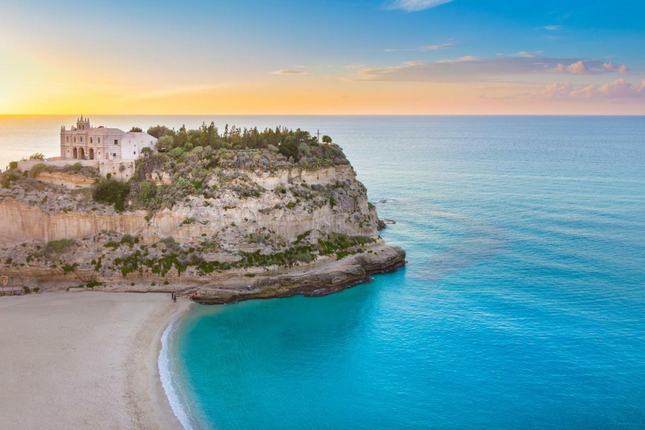 Oudeis Holidays Apartments Tropea Exterior photo